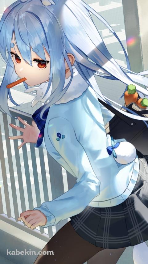 人参を咥えた兎田ぺこら / チェックのスカート / ホロライブ / バーチャルYouTuber / VtuberのAndroidの壁紙(480px x 854px) スマホ用