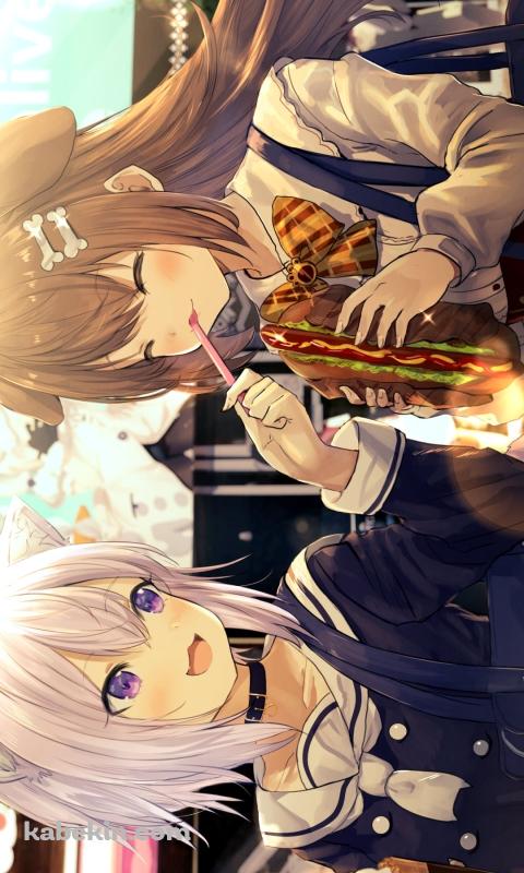 ソフトクリームを持つ猫又おかゆと大きなパンを持つ戌神ころね / ホロライブ / バーチャルYouTuber / VtuberのAndroidの壁紙(480px x 800px) スマホ用