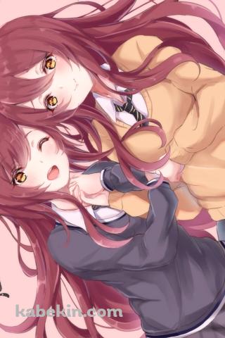 腕を組む可愛い大崎甘奈と大崎甜花 / アイドルマスターシンデレラガールズのAndroidの壁紙(320px x 480px) スマホ用