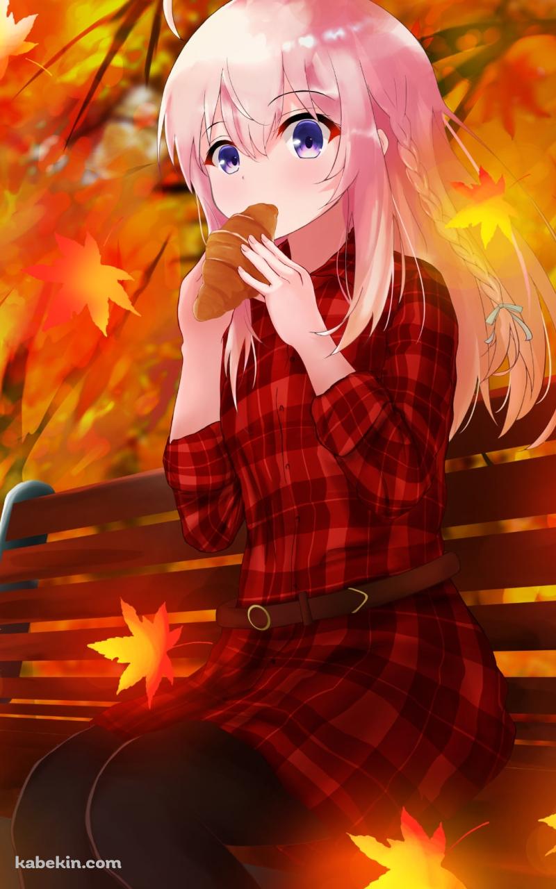 ベンチに座ってクロワッサンを食べるイレイナ / 秋 / 紅葉 / 魔女の旅々のAndroidの壁紙(800px x 1280px) スマホ用