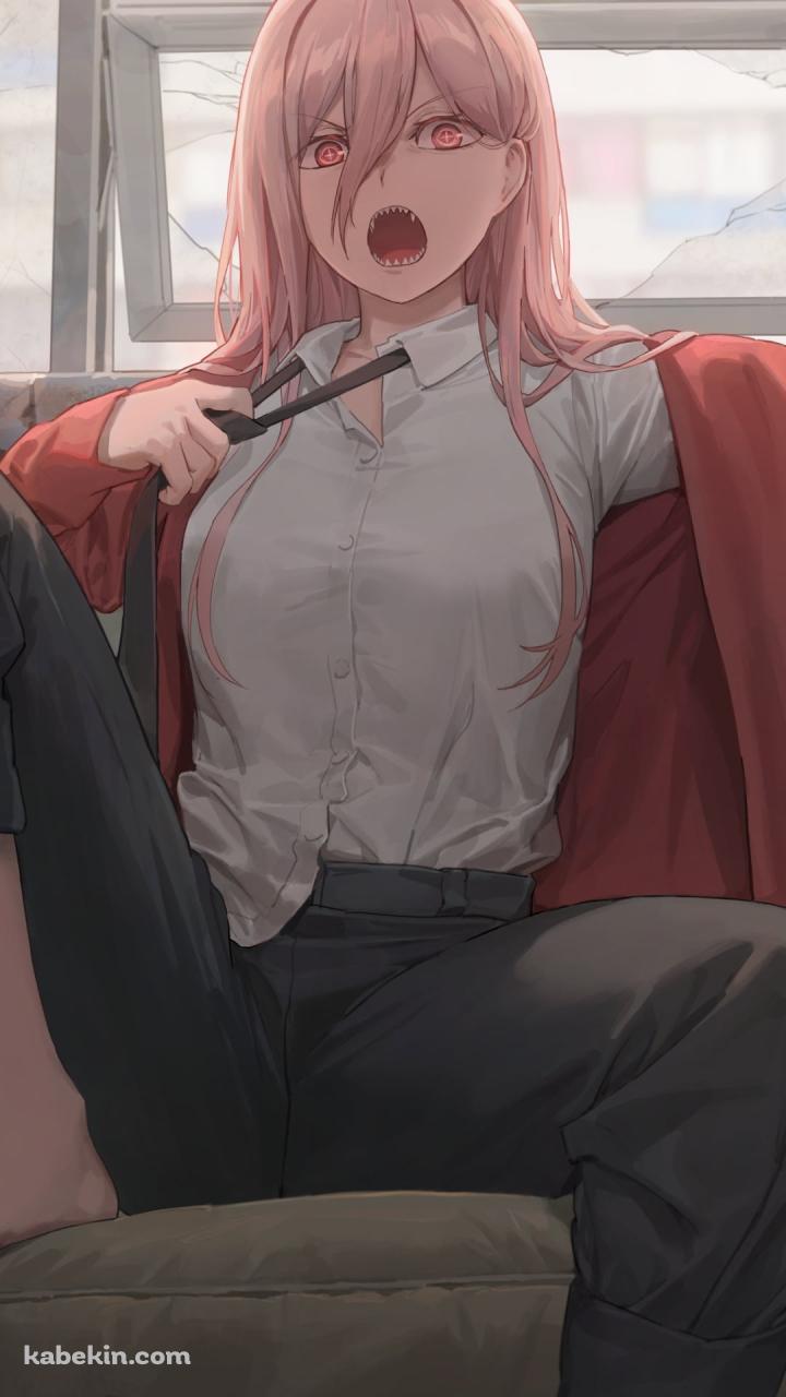 ボロボロの椅子に座ってネクタイを緩めているパワー / チェンソーマンのAndroidの壁紙(720px x 1280px) スマホ用