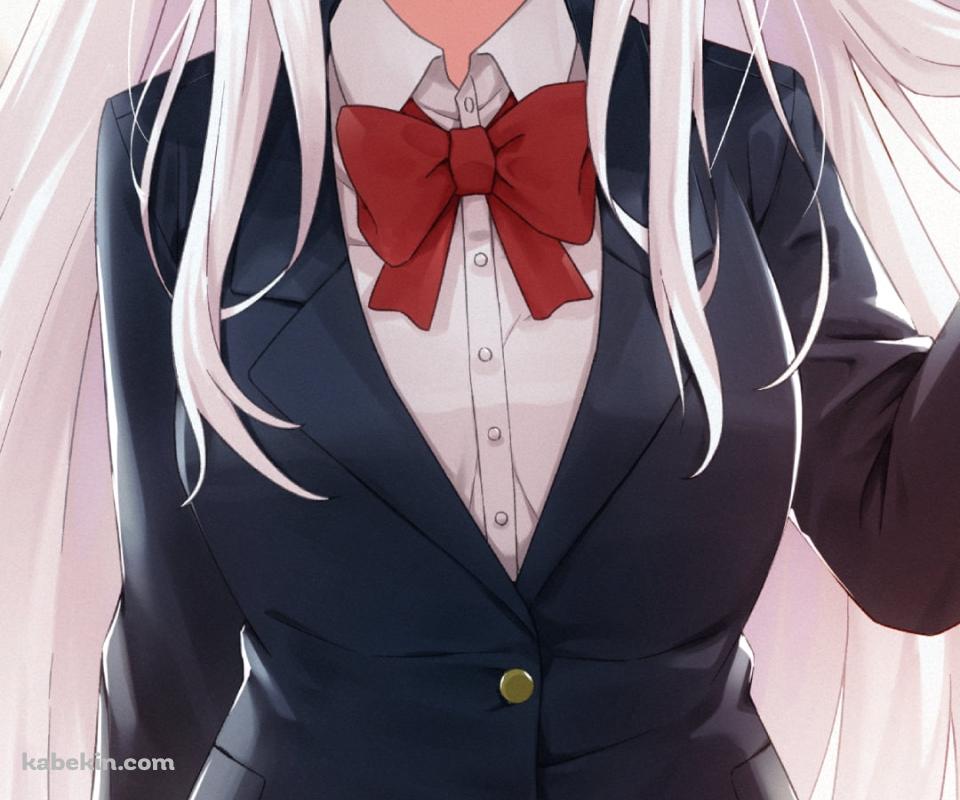 窓際で微笑むセーラー服を着たエキドナ / re:ゼロから始める異世界生活のAndroidの壁紙(960px x 800px) スマホ用