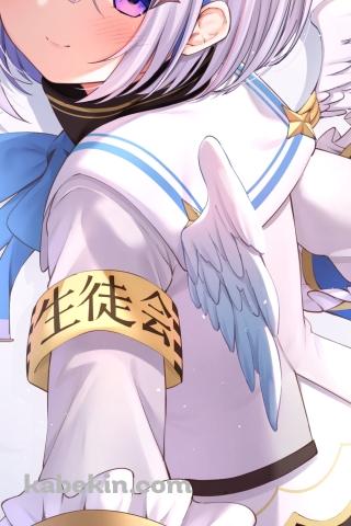 こちらに振り返る天音かなた / 天使の羽 / ホロライブ / バーチャルYouTuber / VtuberのAndroidの壁紙(320px x 480px) スマホ用