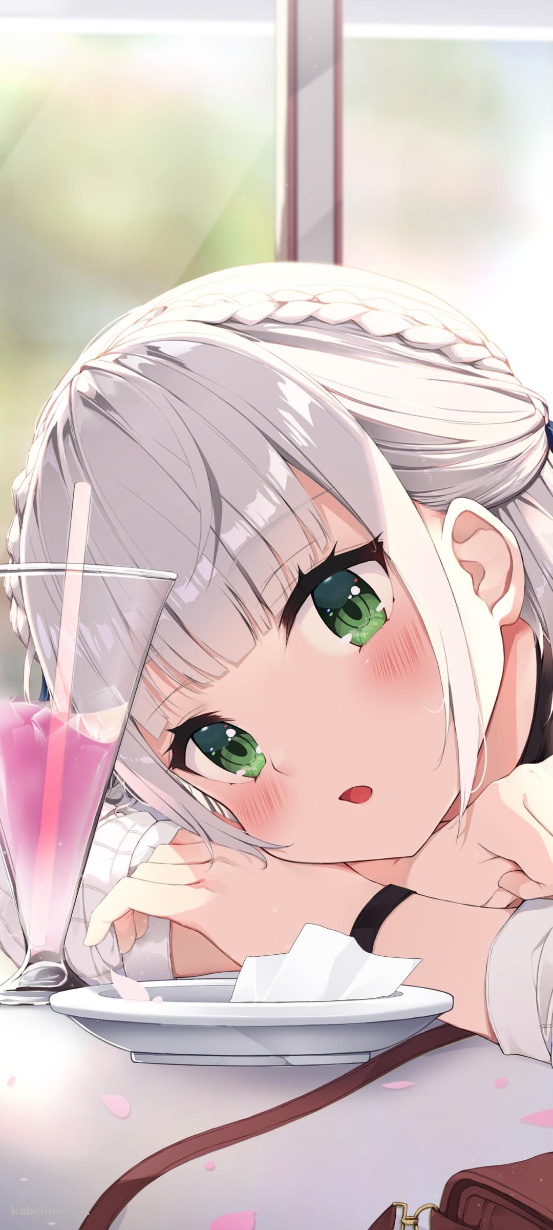 ピンクのジュースを眺める可愛い白銀ノエル / ホロライブ / バーチャルYouTuber / VtuberのAndroidの壁紙(1080px x 2400px) スマホ用