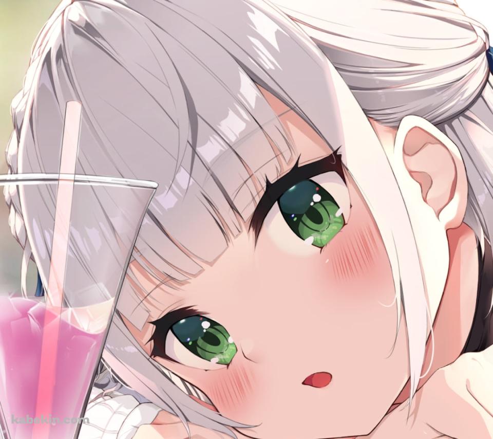 ピンクのジュースを眺める可愛い白銀ノエル / ホロライブ / バーチャルYouTuber / VtuberのAndroidの壁紙(960px x 854px) スマホ用