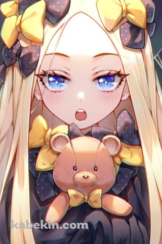 熊のぬいぐるみを抱いてこちらに話しかけるアビゲイル・ウィリアムズ / fate/grand orderのAndroidの壁紙(320px x 480px) スマホ用