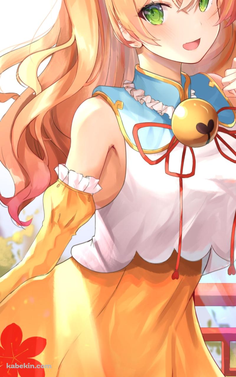 こちらに微笑む可愛い桃鈴ねね / 大きな鈴 / 緑の瞳 / オレンジの髪 / ホロライブ / バーチャルYouTuber / VtuberのAndroidの壁紙(800px x 1280px) スマホ用