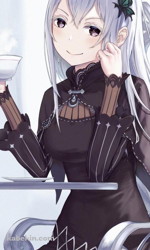 ティーカップを持ち微笑むエキドナ / Re:ゼロから始める異世界生活のAndroidの壁紙(480px x 800px) スマホ用