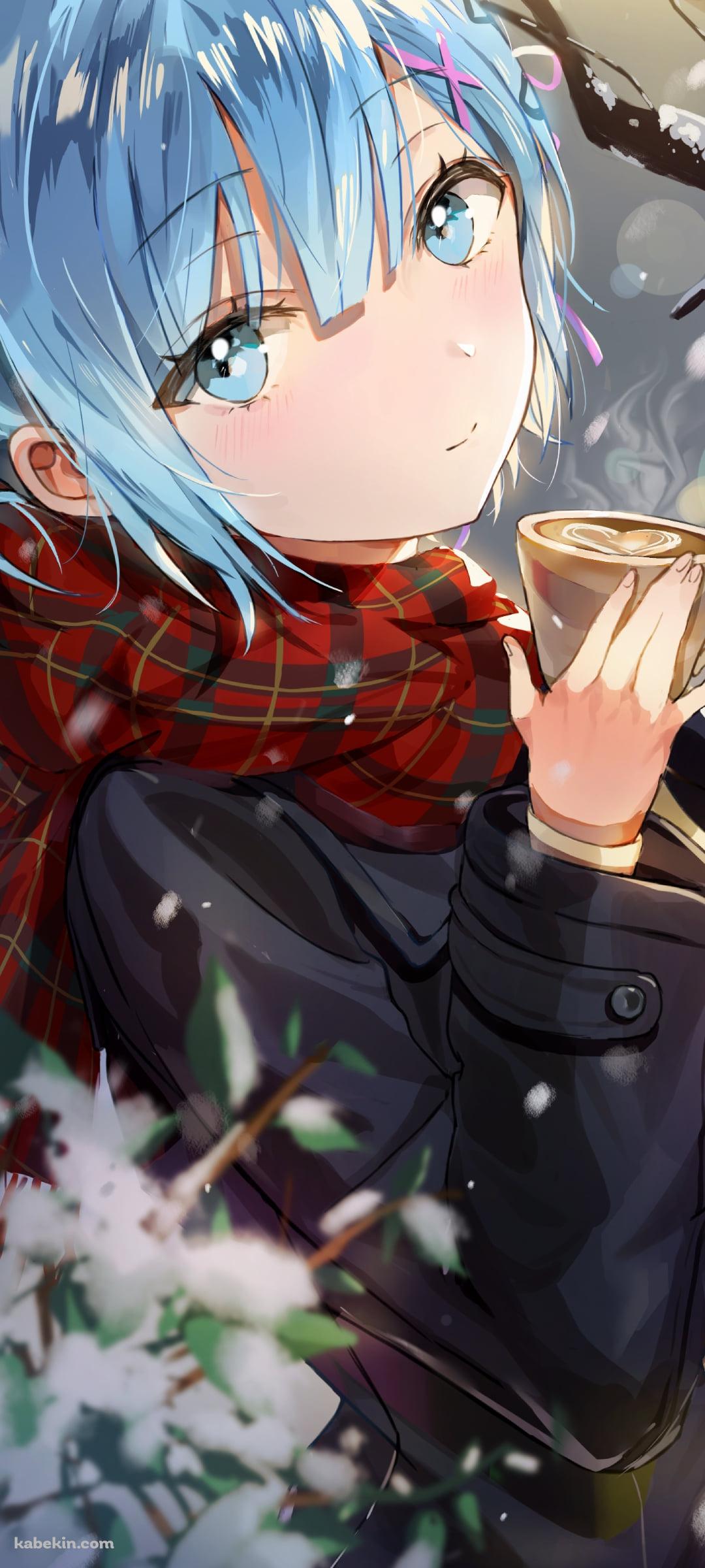 小さいコーヒーカップに入った珈琲を持つ可愛いレム / Re:ゼロから始める異世界生活のAndroidの壁紙(1080px x 2400px) スマホ用