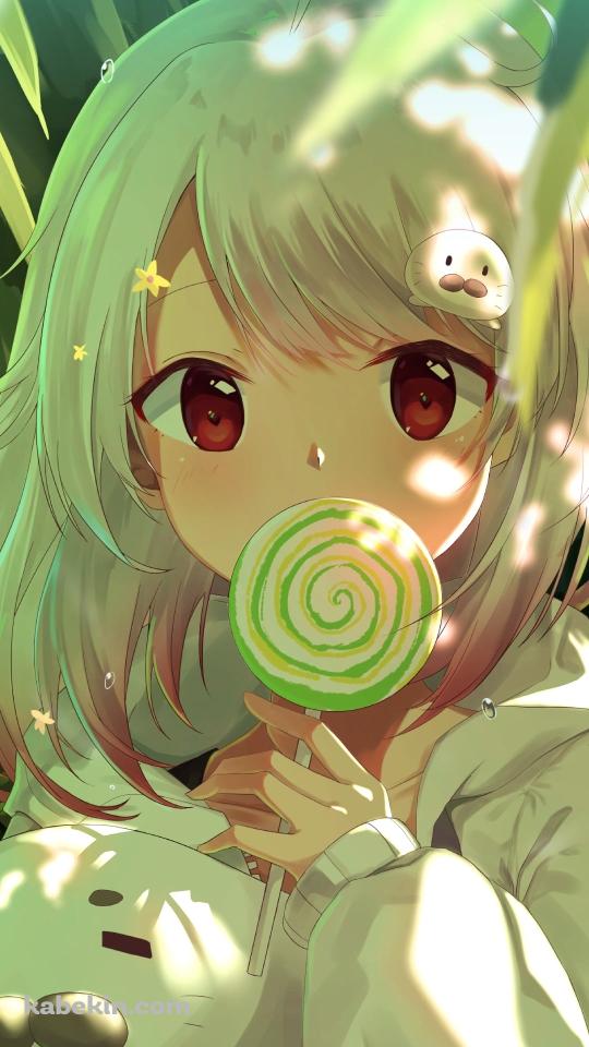 ペロペロキャンディーを持つ可愛い白神遥 / Shirakami Haruka / バーチャルYouTuber / VtuberのAndroidの壁紙(540px x 960px) スマホ用