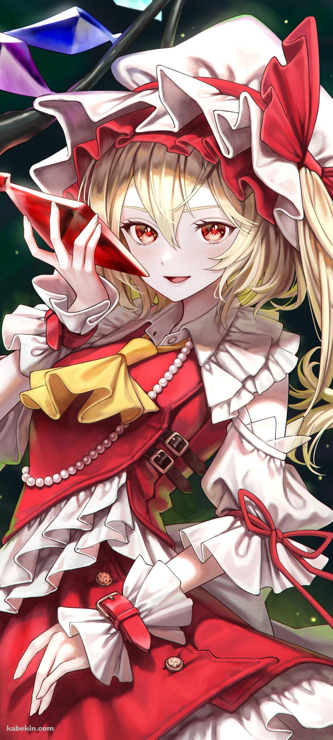 大きな赤い宝石を持ち微笑むフランドール・スカーレット / 東方のAndroidの壁紙(1080px x 2400px) スマホ用