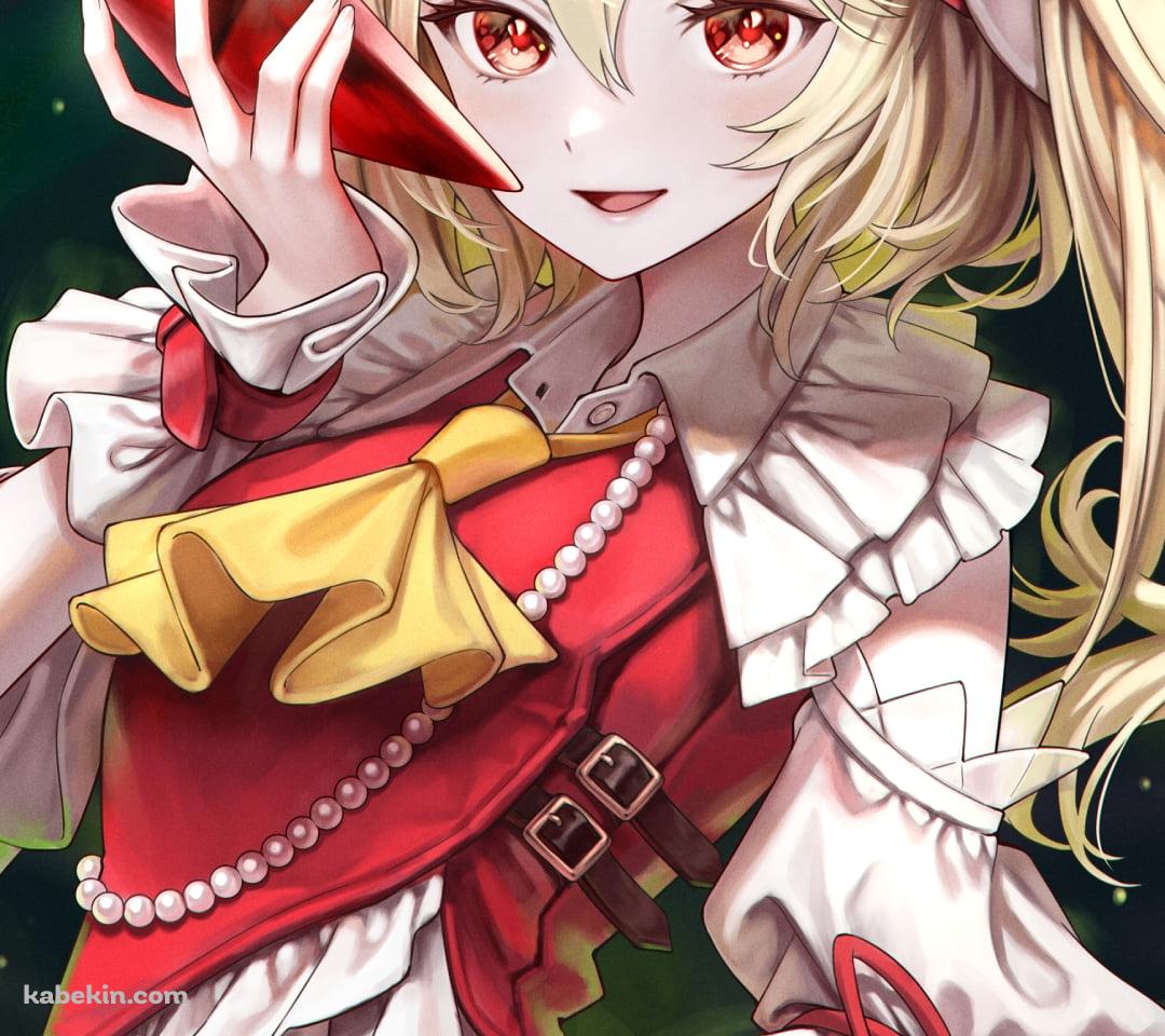 大きな赤い宝石を持ち微笑むフランドール・スカーレット / 東方のAndroidの壁紙(1080px x 960px) スマホ用