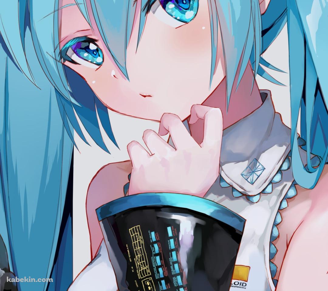 顎に手をあてこちらを見る初音ミク / ボカロ / ボーカロイドのAndroidの壁紙(1080px x 960px) スマホ用