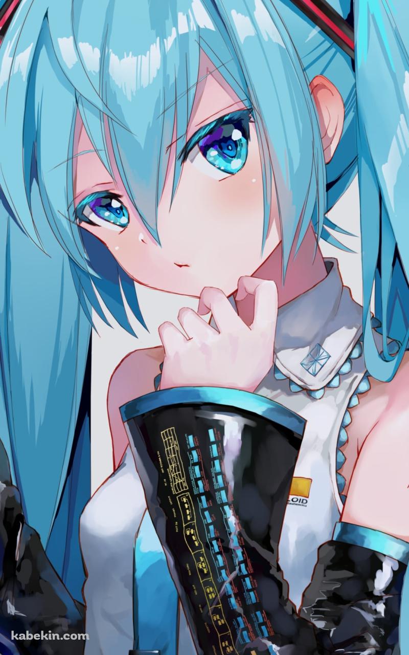 顎に手をあてこちらを見る初音ミク / ボカロ / ボーカロイドのAndroidの壁紙(800px x 1280px) スマホ用