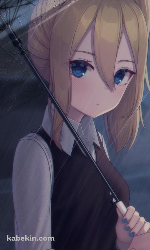 こちらを見つめるビニール傘をさした早坂愛 / 金髪 / かぐや様は告らせたい～天才たちの恋愛頭脳戦～のAndroidの壁紙(480px x 800px) スマホ用