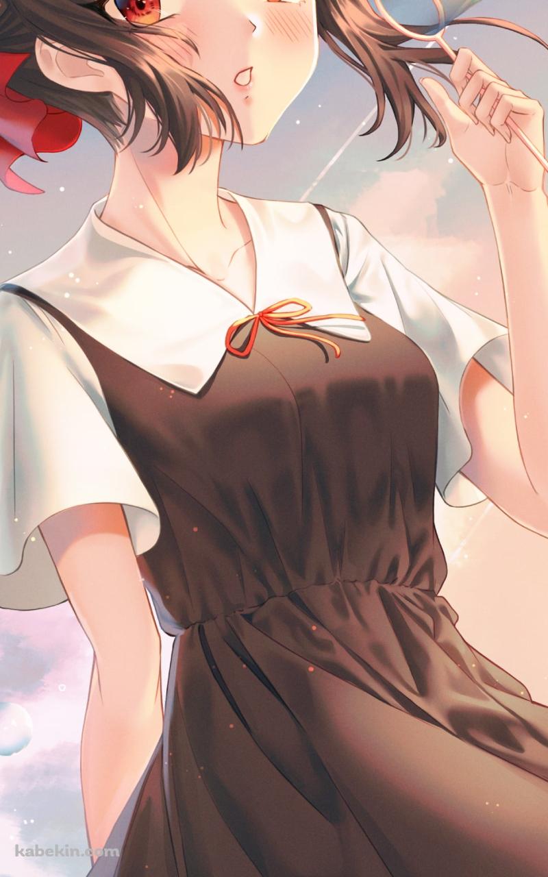 シャボン玉で遊ぶ四宮かぐや / かぐや様は告らせたい～天才たちの恋愛頭脳戦～のAndroidの壁紙(800px x 1280px) スマホ用