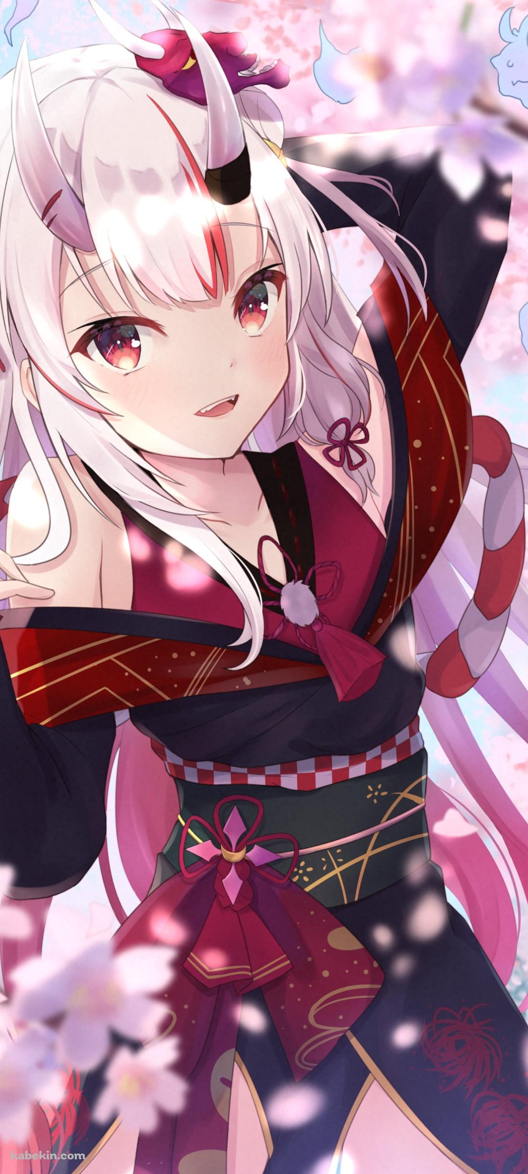 桜の花と微笑む百鬼あやめ / 鬼の角 / ホロライブ / バーチャルYouTuber / VtuberのAndroidの壁紙(1080px x 2400px) スマホ用