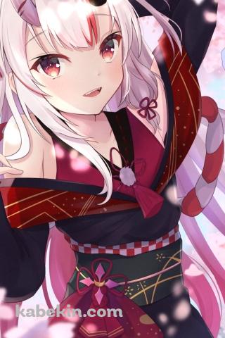 桜の花と微笑む百鬼あやめ / 鬼の角 / ホロライブ / バーチャルYouTuber / VtuberのAndroidの壁紙(320px x 480px) スマホ用
