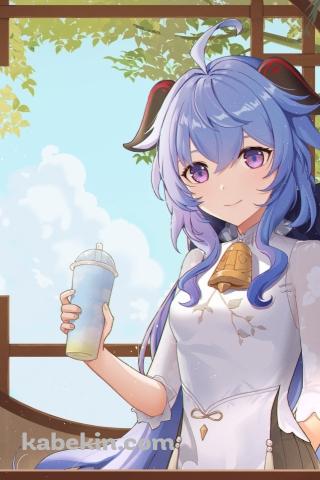 青い飲み物を持つ甘雨 / 原神のAndroidの壁紙(320px x 480px) スマホ用