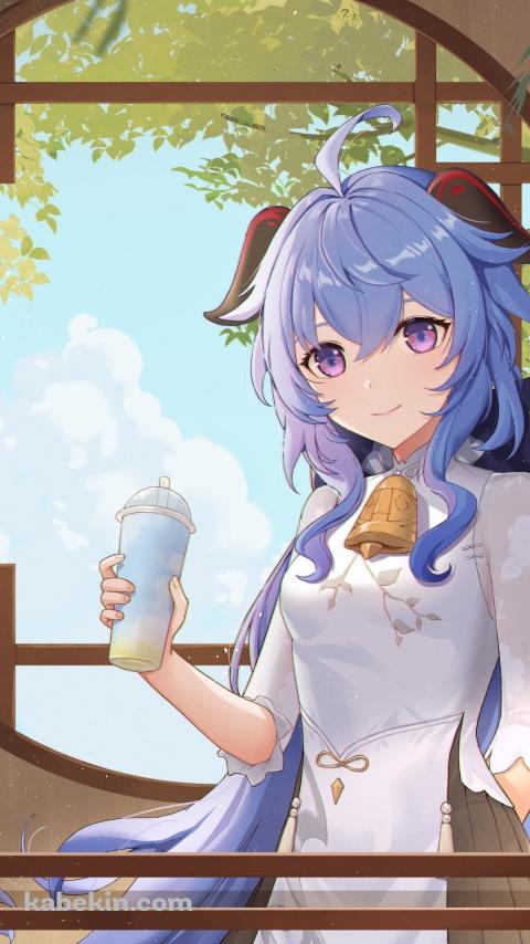 青い飲み物を持つ甘雨 / 原神のAndroidの壁紙(480px x 854px) スマホ用