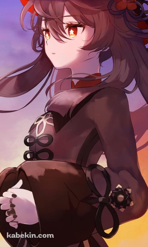 夕暮れ時に腕を組む可愛い胡桃 / 原神のAndroidの壁紙(480px x 800px) スマホ用