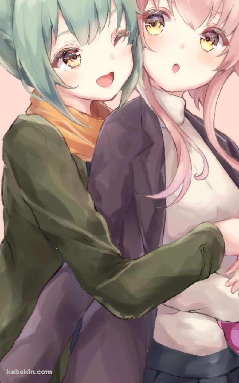 由良に抱き着く夕張 / 艦これ / 艦隊これくしょんのAndroidの壁紙(800px x 1280px) スマホ用