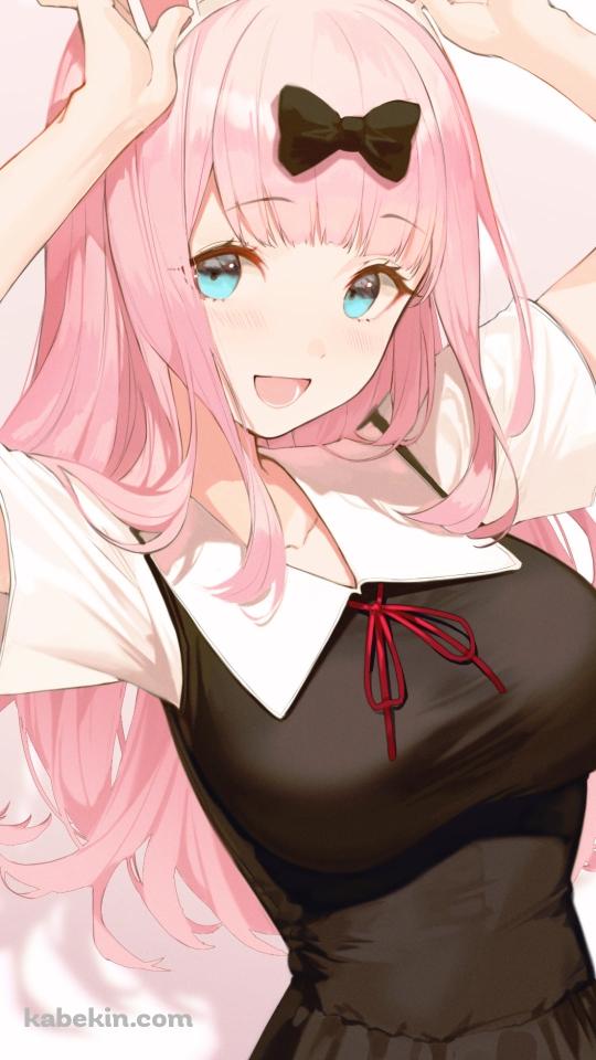 兎耳を触る可愛い藤原千花 / ピンクのロングヘア― / かぐや様は告らせたい~天才たちの恋愛頭脳戦~のAndroidの壁紙(540px x 960px) スマホ用
