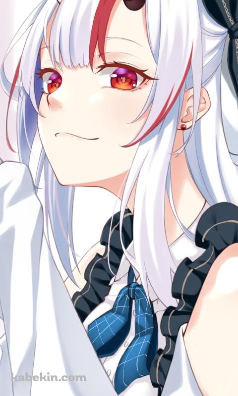両手を合わせて微笑む可愛い百鬼あやめ / 赤い瞳 / ホロライブ / バーチャルYouTuber / VtuberのAndroidの壁紙(480px x 800px) スマホ用