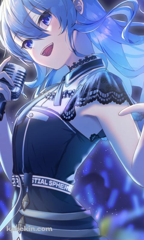 銀色のマイクを持ち歌を唄う星街すいせい / ホロライブ / バーチャルYouTuber / VtuberのAndroidの壁紙(480px x 800px) スマホ用