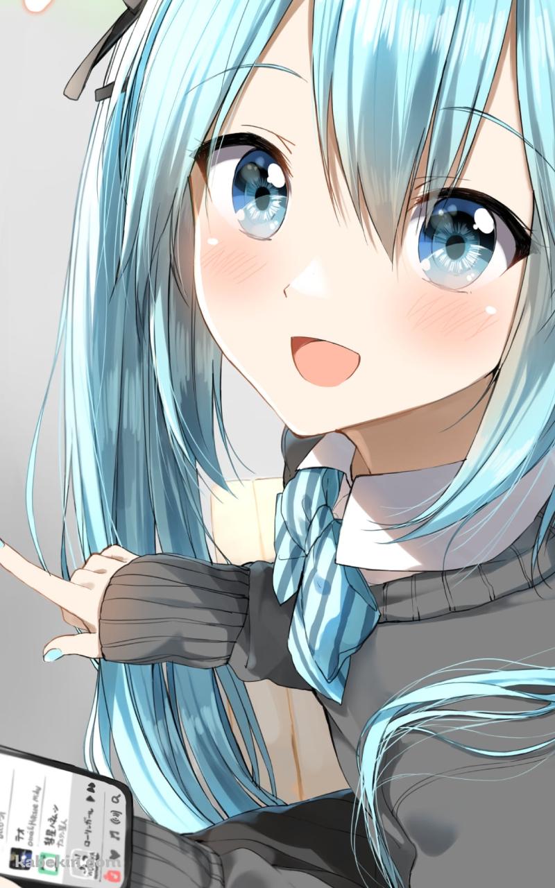 スマホを持ちながらこちらに微笑む初音ミク / スワイプ / ローリンガール / ボカロ / ボーカロイドのAndroidの壁紙(800px x 1280px) スマホ用