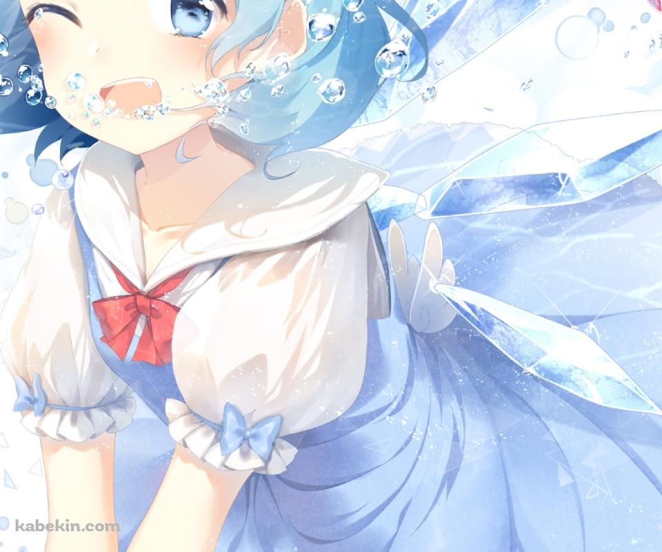 水の中でウィンクするチルノ / 東方のAndroidの壁紙(960px x 800px) スマホ用