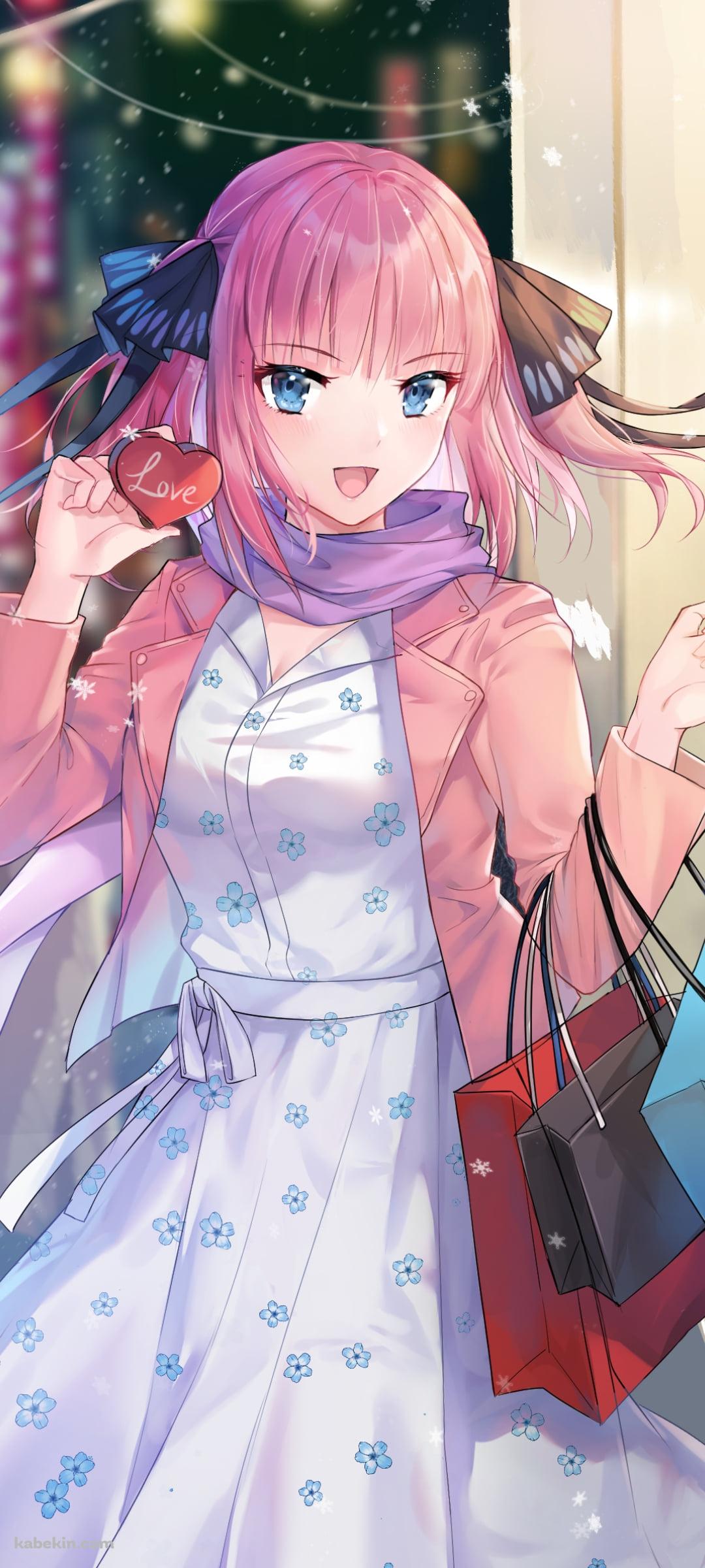 ショッピングをする可愛い中野二乃 / 五等分の花嫁のAndroidの壁紙(1080px x 2400px) スマホ用