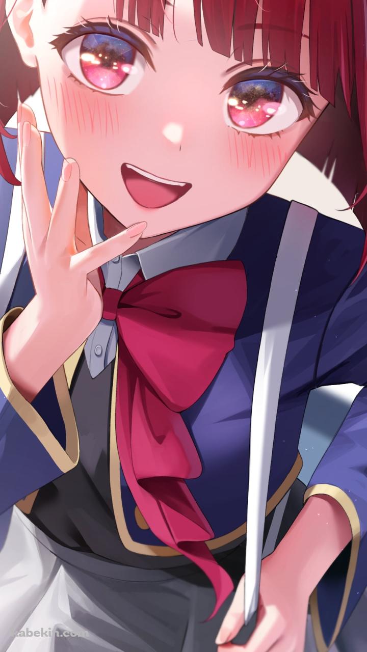 学校の廊下で照れている可愛い有馬かな / 推しの子のAndroidの壁紙(720px x 1280px) スマホ用