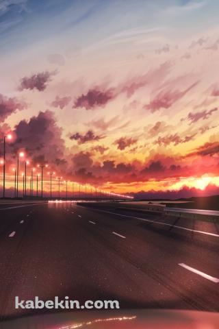 夕暮れ時に高速道路を疾走する車 / 白線 / 三日月のAndroidの壁紙(320px x 480px) スマホ用