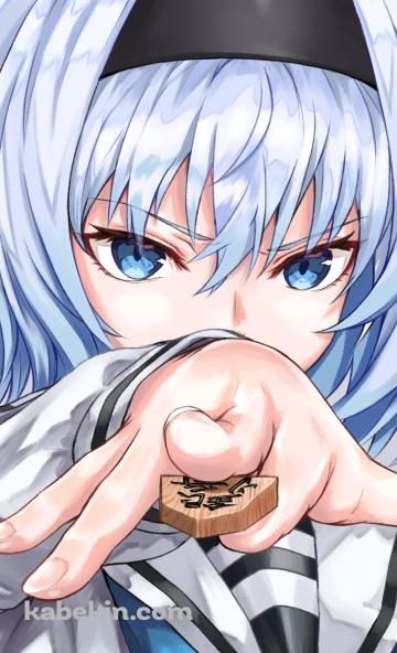 将棋の銀将の駒をかざす空銀子 / りゅうおうのおしごと!のAndroidの壁紙(360px x 592px) スマホ用