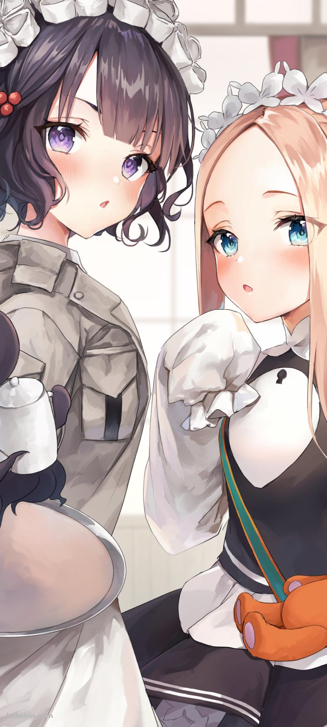 メイド姿の可愛いアビゲイル・ウィリアムズと葛飾北斎 / Fate/grand orderのAndroidの壁紙(1080px x 2400px) スマホ用