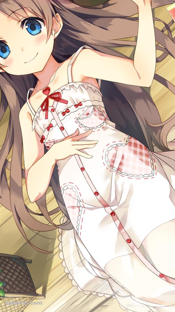 縁側でスイカを食べる可愛い沢井夏葉 / 豚の蚊取り線香 / 耳かき / ものべののAndroidの壁紙(720px x 1280px) スマホ用