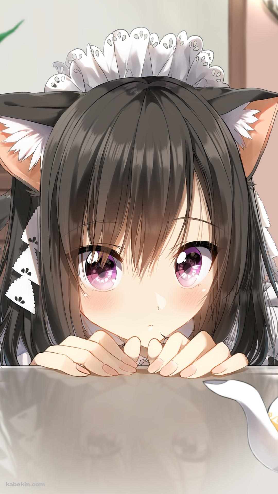 テーブル越しに覗く可愛いメイド / 黒髪 / 猫耳 / ティーポットのAndroidの壁紙(1080px x 1920px) スマホ用