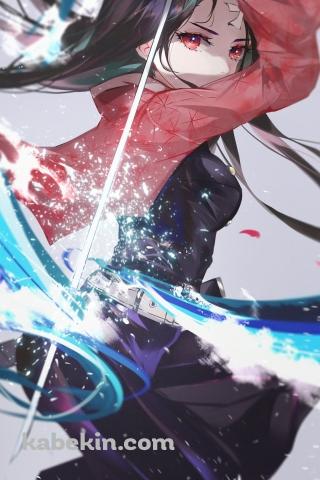 剣を振るうかっこいい竈門禰豆子 / 鬼滅の刃のAndroidの壁紙(320px x 480px) スマホ用