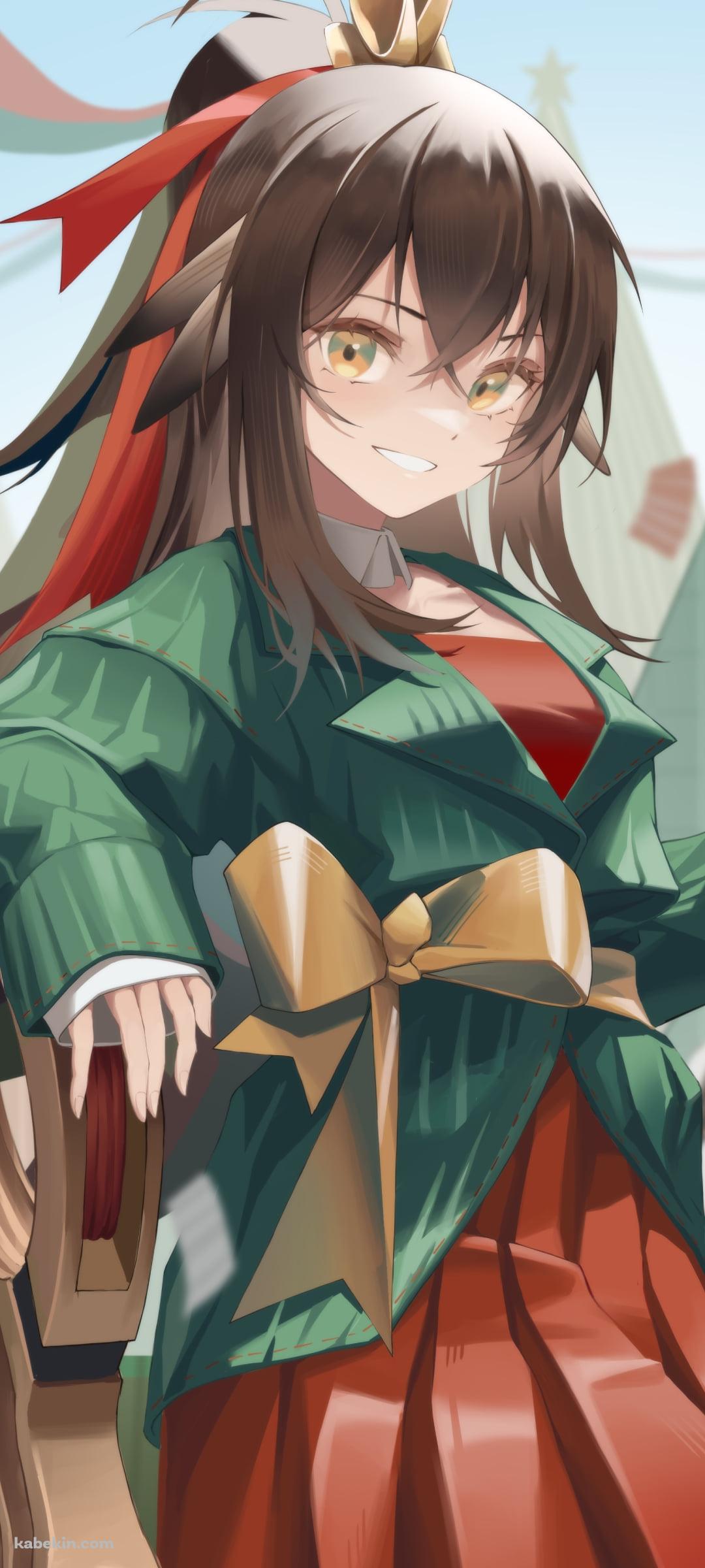 リンゴを持ち笑うカフカ / アークナイツのAndroidの壁紙(1080px x 2400px) スマホ用