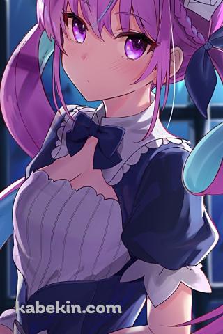 両手を組むメイド姿の可愛い湊あくあ / ホロライブ / バーチャルYouTuber / VtuberのAndroidの壁紙(320px x 480px) スマホ用