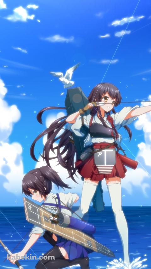 水上で弓をかまえる加賀と赤城 / 海 / カモメ / 艦隊これくしょんのAndroidの壁紙(480px x 854px) スマホ用