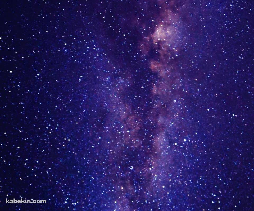 小さな星と紫の綺麗な星雲 / 宇宙のAndroidの壁紙(960px x 800px) スマホ用