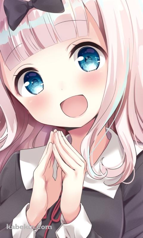 両手を合わせて喜ぶ可愛い藤原千花 / かぐや様は告らせたい～天才たちの恋愛頭脳戦～のAndroidの壁紙(480px x 800px) スマホ用