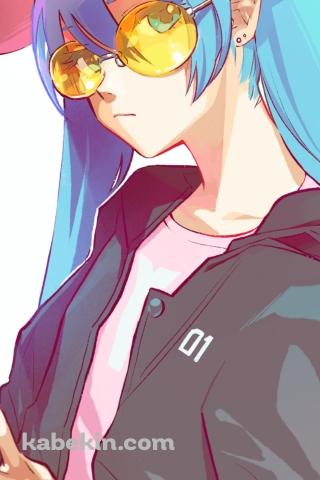 カジュアルファッション 黄色い眼鏡をかけたポップな衣装の初音ミク / ボカロ / ボーカロイドのAndroidの壁紙(320px x 480px) スマホ用