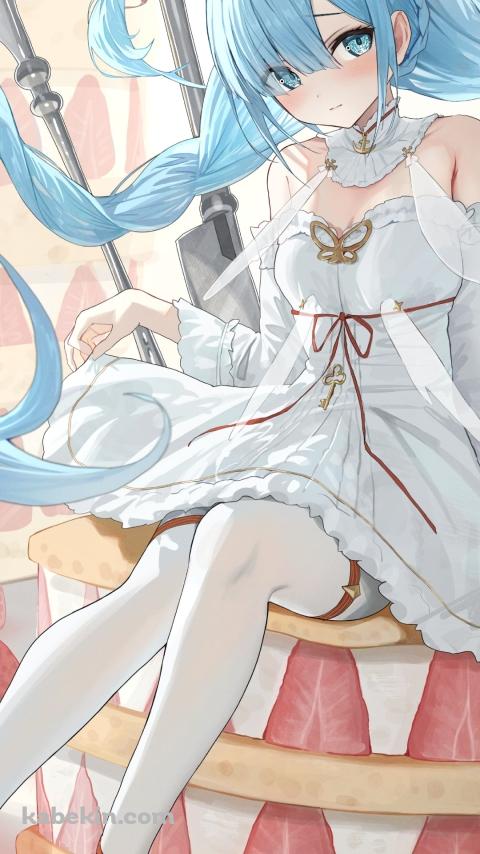 苺のスイーツに座るジェーナス / アズールレーンのAndroidの壁紙(480px x 854px) スマホ用