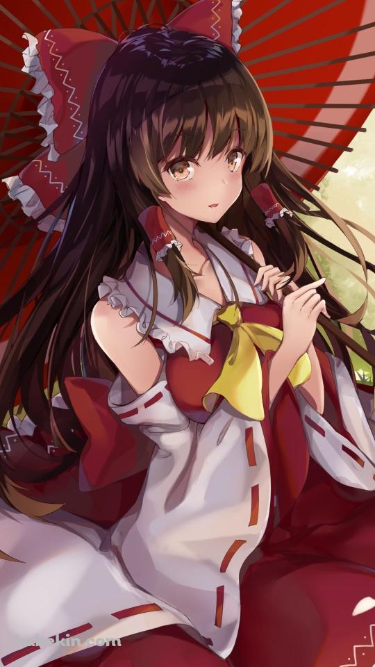 赤い和傘をさし紫の花畑に座る博麗霊夢 / 東方のAndroidの壁紙(540px x 960px) スマホ用