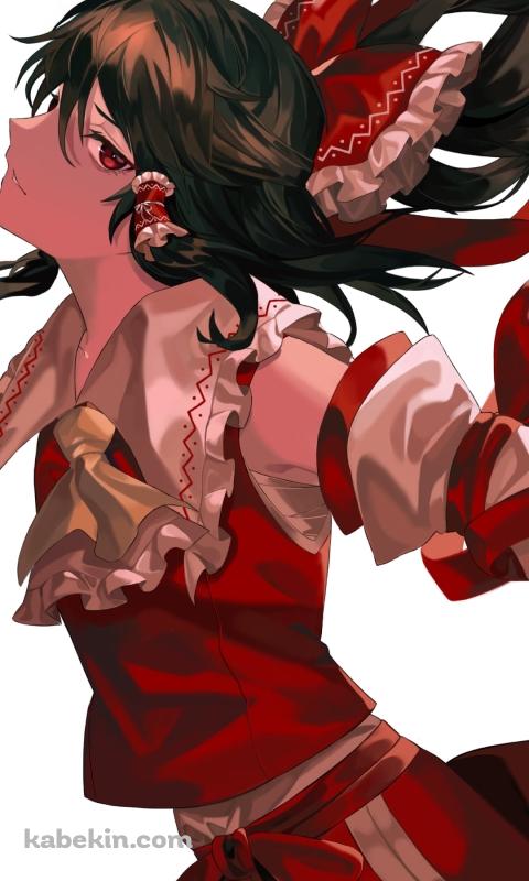 髪をなびかせ赤い瞳でこちらを見つめるかっこいい博麗霊夢 / 東方のAndroidの壁紙(480px x 800px) スマホ用