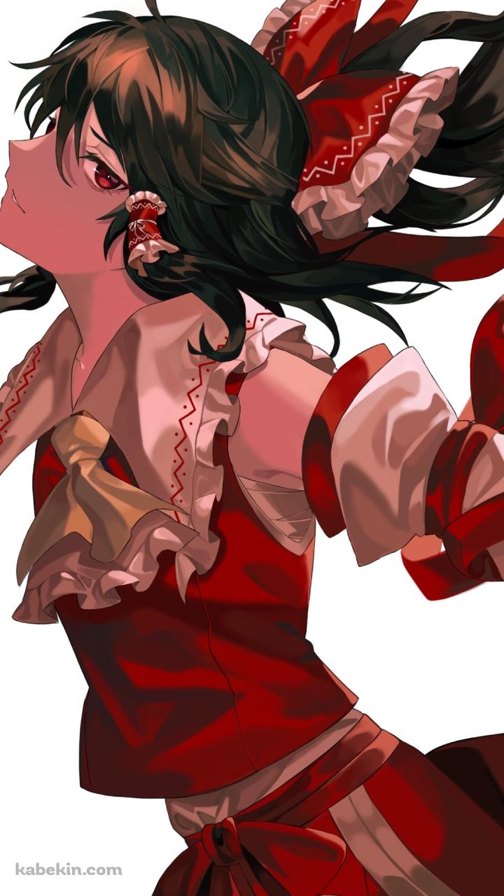 髪をなびかせ赤い瞳でこちらを見つめるかっこいい博麗霊夢 / 東方のAndroidの壁紙(720px x 1280px) スマホ用