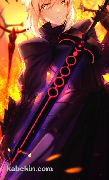 黒い剣を持ちこちらを見つめるアルトリア・ペンドラゴン / セイバーオルタ / Fate/grand orderのAndroidの壁紙(360px x 592px) スマホ用